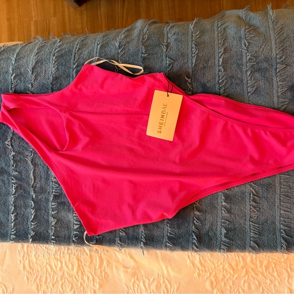 SHEIN Hot Pink Cutout One-Shoulder Bodysuit - Picture 2 of 4
